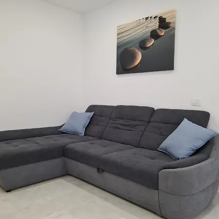Apartment Cu Terasa
