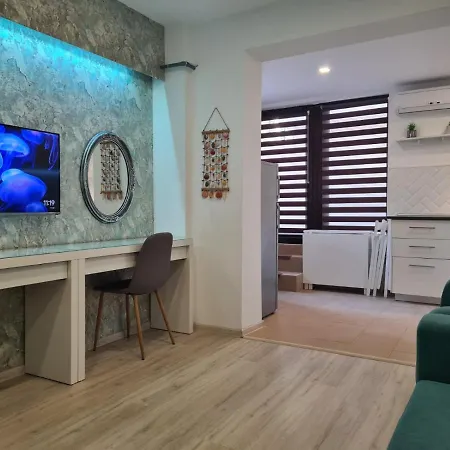 Apartment Cu Terasa *